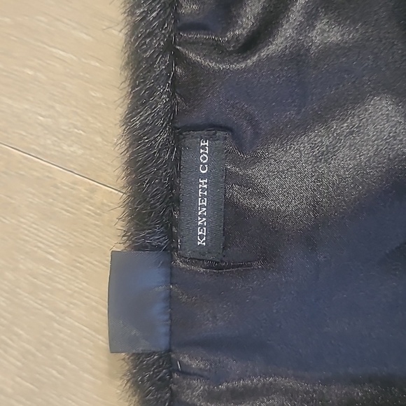 Kenneth Cole Faux Fur Stole Women's Black Small Wrap Formal Outerwear Accessory - Picture 4 of 6
